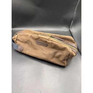 Country Road Bag with Secure Zip Closure Stylish & Spacious Travel Essentia